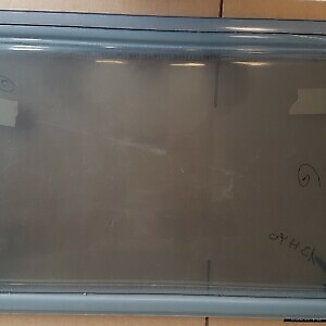 FINESTRA POSTERIORE 890X510